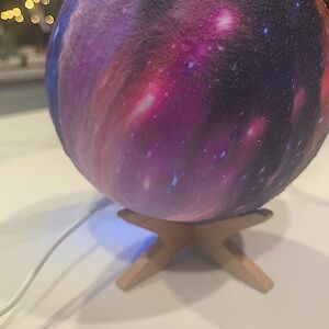 LED color changing planet touch enabled🌕
